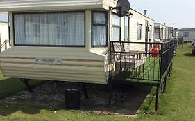 L&G Caravan Hire 4 Berth Coral Beach Gen Familys Only And Lead Person Must Be Over 30 (Adults Only)